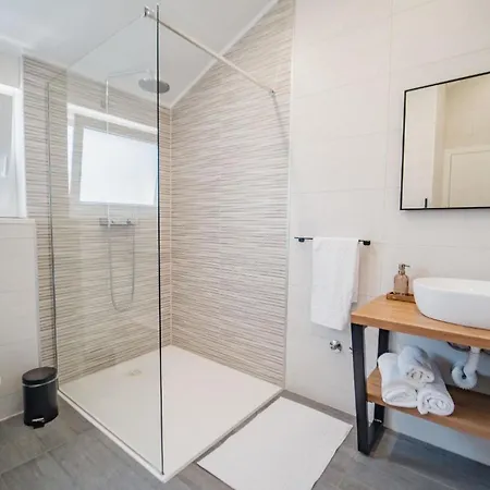 Ferienhaus Mit Privatpool Fur 8 Personen Ca 200 Qm In Razanj, Dalmatien Norddalmatien * Ražanj