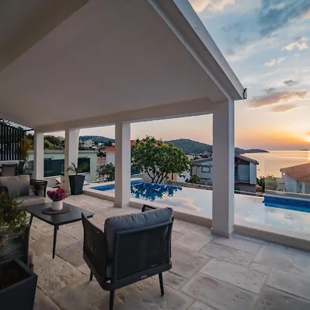 بيت للعطل Ferienhaus Mit Privatpool Fur 8 Personen Ca 200 Qm In Razanj, Dalmatien Norddalmatien